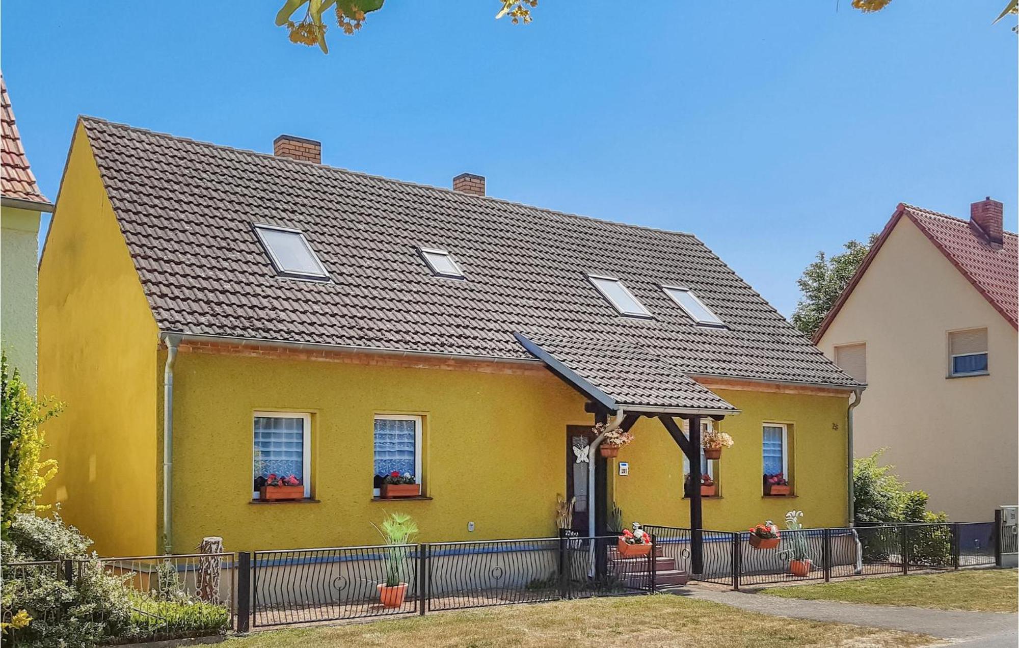 Nice Home In Neu Zauche Ot Caminche With Wifi Caminchen Bagian luar foto