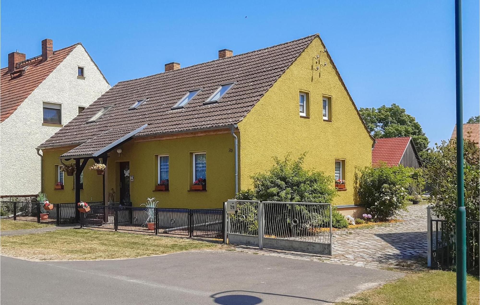 Nice Home In Neu Zauche Ot Caminche With Wifi Caminchen Bagian luar foto